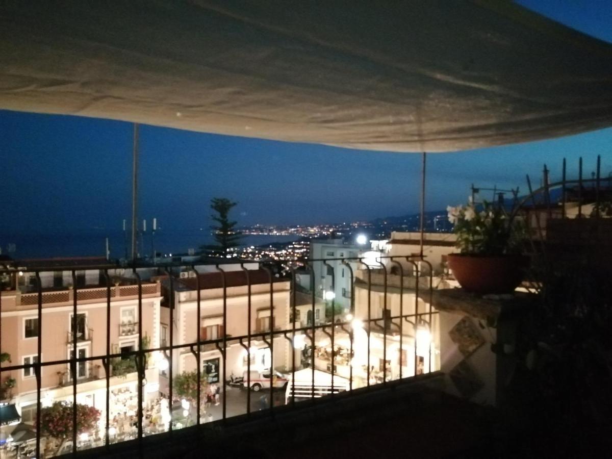 Aly Art Apartment Taormina Duomo, Gulf & Etna View Extérieur photo