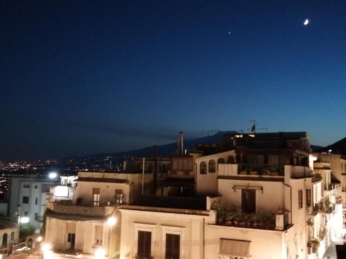 Aly Art Apartment Taormina Duomo, Gulf & Etna View Extérieur photo