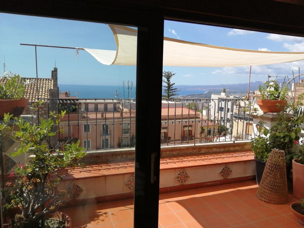 Aly Art Apartment Taormina Duomo, Gulf & Etna View Extérieur photo