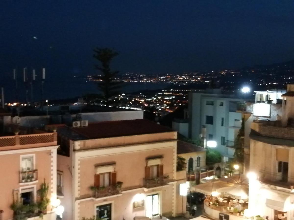 Aly Art Apartment Taormina Duomo, Gulf & Etna View Extérieur photo