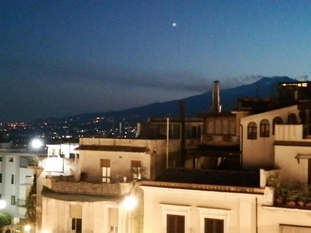 Aly Art Apartment Taormina Duomo, Gulf & Etna View Extérieur photo
