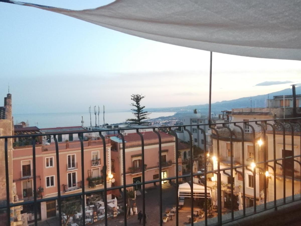 Aly Art Apartment Taormina Duomo, Gulf & Etna View Extérieur photo